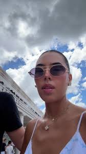 Manuela Sandoval Bailando