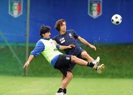 Gattuso's talismanic midfield partnership with playmaker andrea pirlo, both at club and international level, played a key role in italy's world cup victory in 2006, as well as milan's domestic, european. Milan Senti Pirlo Gattuso Merita La Riconferma