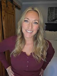 Anyone upcycle furniture near Atlanta? I'd live to follow your work! Always  fall in love with pieces here and one day hope to buy one that suits my  needs <3