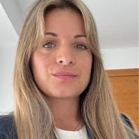 80+ perfiles de «Angela Durand»