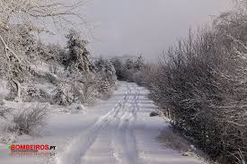 No entanto, há locais onde é possível ver neve durante mais tempo, nomeadamente nas zonas altas da serra da estrela, no parque nacional da peneda gerês, na serra de montesinho e nas serras do. Anpc Alerta Para O Frio E Neve Em Portugal Bombeiros Portugueses
