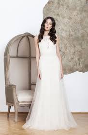 Was sollen wir viel quatschen, ihr müsst es fühlen. Divine Atelier Fliessender Chiffon Und Zarte Spitze