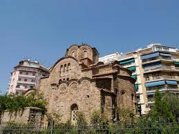 Ξεχωριστή προσωπικότητα αποτελεί ο άγιος κοσμάς ο αιτωλός, ο οποίος συνδύαζε το πνεύμα του νεοελληνικού διαφωτισμού και της παιδείας με τη θρησκευτική πίστη και την εθνική συνείδηση. Naos Agioy Pantelehmona Thessaloniki Travel
