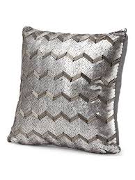 Tahari home | vee bedding collection | luxury ultra soft comforter, all season premium 3 piece set, modern chic clip jacquard, designed for home hotel décor, king, grey 4.0 out of 5 stars 8 $26.43 $ 26. Pin By Karolina H On Interior Designing Throw Pillows Pillows Tahari Home