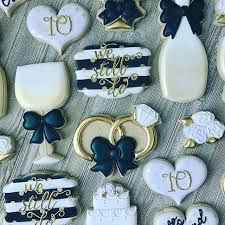 Cookies To Celebrate A 10 Year Anniversary Design Inspired By Sweetbaketique Anniversar Anniversary Cookies Anniversary Party Themes 10th Anniversary Party