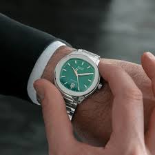 People can select something bold or something more conservative, bombastic or you may also like. The Ten Best Sports Watches Of 2020 Over 10 000