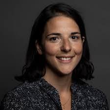 Kelly Petillo's Instagram, Twitter & Facebook