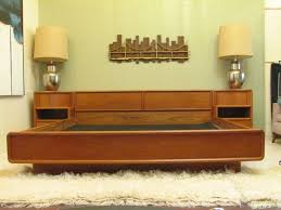 Buying A Bed To Go With Mid Century Modern Antiques Modern Bedroom Furniture Sets Modern Bedroom Set Mid Century Modern Bedroom Furniture