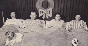 Before Photoshop, People Used To Make Homemade Christmas Cards, And These  36 From The 1930s-1960s Are The Ones That Have Caught My Eye