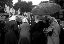 Fue inaugurada el 6 de abril del 2000 con la presencia de representantes de la universidad de la misión sueños compartidos fue una iniciativa de la fundación madres de plaza de mayo para apostar a la integración de los sectores más. Index Of Frances Macadam Fotos Archivos Madres De Plaza De Mayo