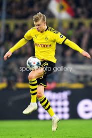 First player in bundesliga history to score five goals in his first two games. Erling Haaland Dortmund V Eintracht Frankfurt Bundesliga 2020 Images Football Posters
