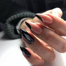 Czarny Manicure Na Dlugie Paznokcie 2020 Pomysly I Zdjecia