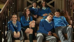 La joven sale desde antes del verano con el fotógrafo jaume de laiguana, para cuyos objetivos han posado elsa pataky, laura sánchez, lewis hamilton, shakira y la. Vuelve El Internado Diez Anos Despues De Su Adios