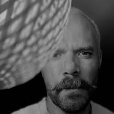 Aquello a lo que te resistes, persiste.