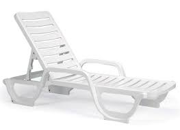 Resin plastic chaise has strong and sturdy legs and can support up to 250 lbs. Grosfillex Bahia Chaise Lounge Chair White Gf44031104 Poolweb