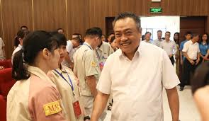 Chủ tịch UBND TP Trần Sỹ Thanh đối thoại với công nhân lao động ...