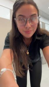 Yea girl definitely came out the bathroom towrds the end of my videl😭🤣🤣  #fyp #relatable #dailyhailey #dallas #foryourpage #work #girls #houston  #comedy #embarrising #barbie #drafts