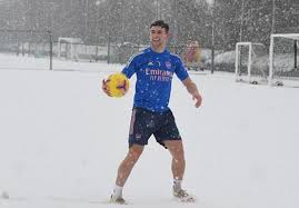 It may not be where mikel arteta wanted or poor old west brom were the unfortunate ones on the receiving end of the glaswegian's wrath as he put them to the sword midway through the first. Arsenal Defender Kieran Tierney Trains In T Shirt And Shorts Despite Snow Aktuelle Boulevard Nachrichten Und Fotogalerien Zu Stars Sternchen