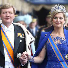 Beste willem, het komt niet vaak voor dat de rijksvoorlichtingsdienst namens leden van het koninklijk huis officieel reageert op. Willem Alexander Maxima Der Niederlande Der Wandel Von Prinz Pils Wie Der Ex Partylowe Das Konigshaus In Eine Neue Ara Fuhrte Bunte De
