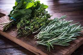 Mega List Of 27 Types Of Herbs For Creating Amazing Dishes Photos Charts Home Stratosphere