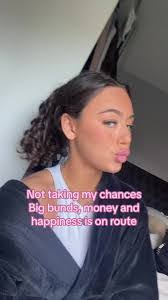 Sophia Ferris's Instagram, Twitter & Facebook