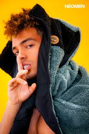 El fenómeno Víctor Varona: cómo este actor se convirtió en uno de los  favoritos del cine y la televisión