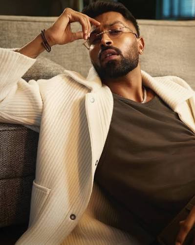 All eyes on the ever-so-handsome Hardik Pandya 😎 #hardikpandya #cricketer  #koimoi