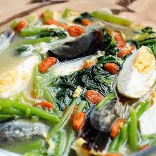 And the beaten egg added at the end helps to thicken the broth and bind everything together. The Meatmen Trio Eggs Spinach In Superior Stock ä¸Šæ±¤è‹‹èœ Facebook