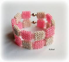 The saguaro charm was purchased as a sentimental gift for a dear friend. Eine Art Anweisung Halblange Samenkorn Armreif Mit Ein Absolutes Unikat Auffallige Form Und Design Wunderbar Bead Work Beadwork Bracelet White Beads Bracelet