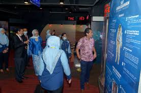 Planetarium negara, kementerian tenaga, sains, teknologi, alam sekitar dan perubahan iklim (mestecc) dengan ini membuka penyertaan bagi kem alami siri 2.2018 yang akan dijalankan pada 3 november 2018 (sabtu) di planetarium negara, kuala lumpur. Lawatan Kerja Menteri Sains Teknologi Dan Inovasi Ke Planetarium Negara Portal Rasmi Kementerian Sains Teknologi Dan Inovasi