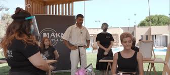 O make up artist παντελής τουτουντζής αποκαλύπτει πώς κάνει το μακιγιάζ της δούκισσας νομικού. Poio Proswpo Kleidi Toy Gntm 3 Ekleise Sto Makeover Toy Skai Youfly