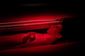 Photo La thérapie par lumière rouge est-elle vraiment efficace ? - MSN