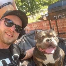 When Ricky Hatton grilled Floyd Mayweather at their press conference 😂👏