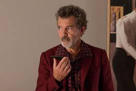 (en) antonio banderas, su tv.com, cbs interactive inc (archiviato dall'url originale il 1º gennaio 2012). How Antonio Banderas Personal Baggage Helped His Pain Glory Performance Features Screen