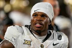 Travis Hunter exits Colorado game with apparent shoulder injury