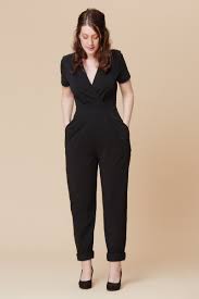 Mock Wrap Knit Jumpsuit With Short Set In Sleeves And Pleated Pants Version A Has Tapered Legs Version B Is Jumpsuits Latzhosen Schnittmuster Anziehsachen Kleidung Und Schnittmuster Jumpsuit
