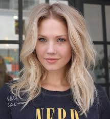 40 Styles With Medium Blonde Hair For Major Inspiration Medium Blonde Hair Medium Length Hair Styles Mid Length Blonde Hair