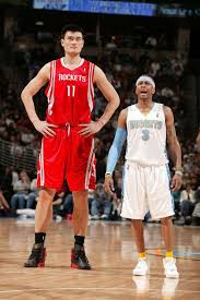 Yao ming is a huge guy. At 2 32 Meters 2 31 Meters The Highest 6 Players In Nba History And 2 26 Meters Yao Ming Can Only Rank Sixth Daydaynews