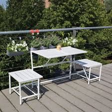 43 idees a copier pour profiter d un petit jardin table de balcon decoration jardin maison amenager petit jardin