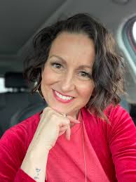 The young lady at the restaurant complimented me that I was making a  statement with my bold red jacket. “Pop”