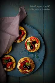 Brioche Pizettes With Feta Olive Tomatoes The White Ramekins Food Feta Savoury Food