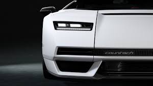 It does so with a hybrid mechanic based on that of the lamborghini sián. A K1j8csp77qbm