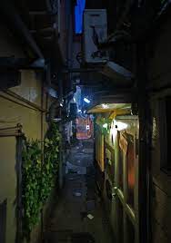 夜散歩のススメ1092 三茶三角地帯８ 一番細い路地とズレた交差点 夜散歩のススメ 夜 散歩 路地 夜