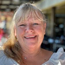 Would you prefer a male or female narrator for a female POV audiobook?