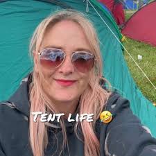 Hazel Holmes (@haze790)