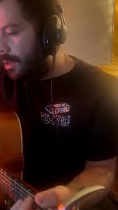 This song makes me feel like ✨I was born in midwest to a blue collar  household✨ #singersongwriters #ireland #songwriter #cover