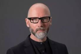 Hey fellow Passengers with bands, have I got a singer for YOU! 🤣🤣🤣