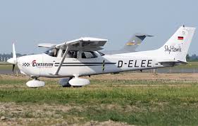 Ebay c172 related items rss feed of ebay c172 related ads. Cessna 172 Skyhawk Reiseflugzeug Mit Dieselmotor Von Thielert