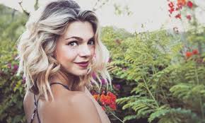 Hannah Erickson's Instagram, Twitter & Facebook