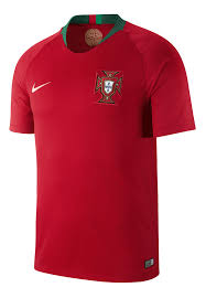 Es gibt viele dinge, die portugals nationalmannschaft kennzeichnen. Nike Portugal Herren Heim Trikot Wm 2018 Rot Dunkelgrun Fussball Shop
